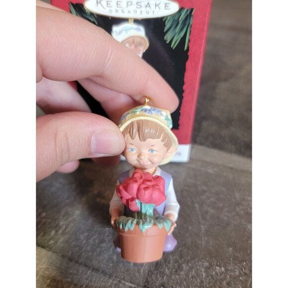 Hallmark Tulip Time 1994 Garden elves ornament Xmas decor - Picture 2 of 5